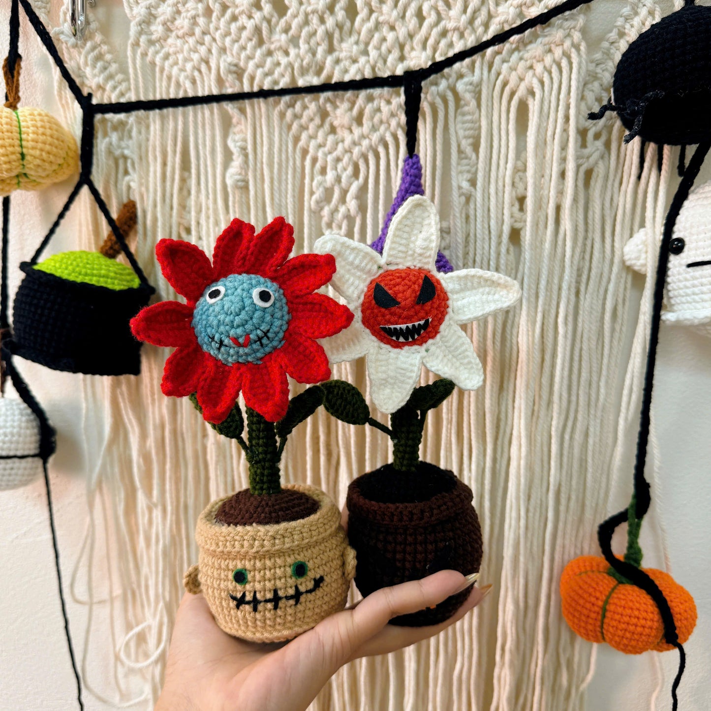 Spooky Crochet Halloween Flowers – Handmade Decor